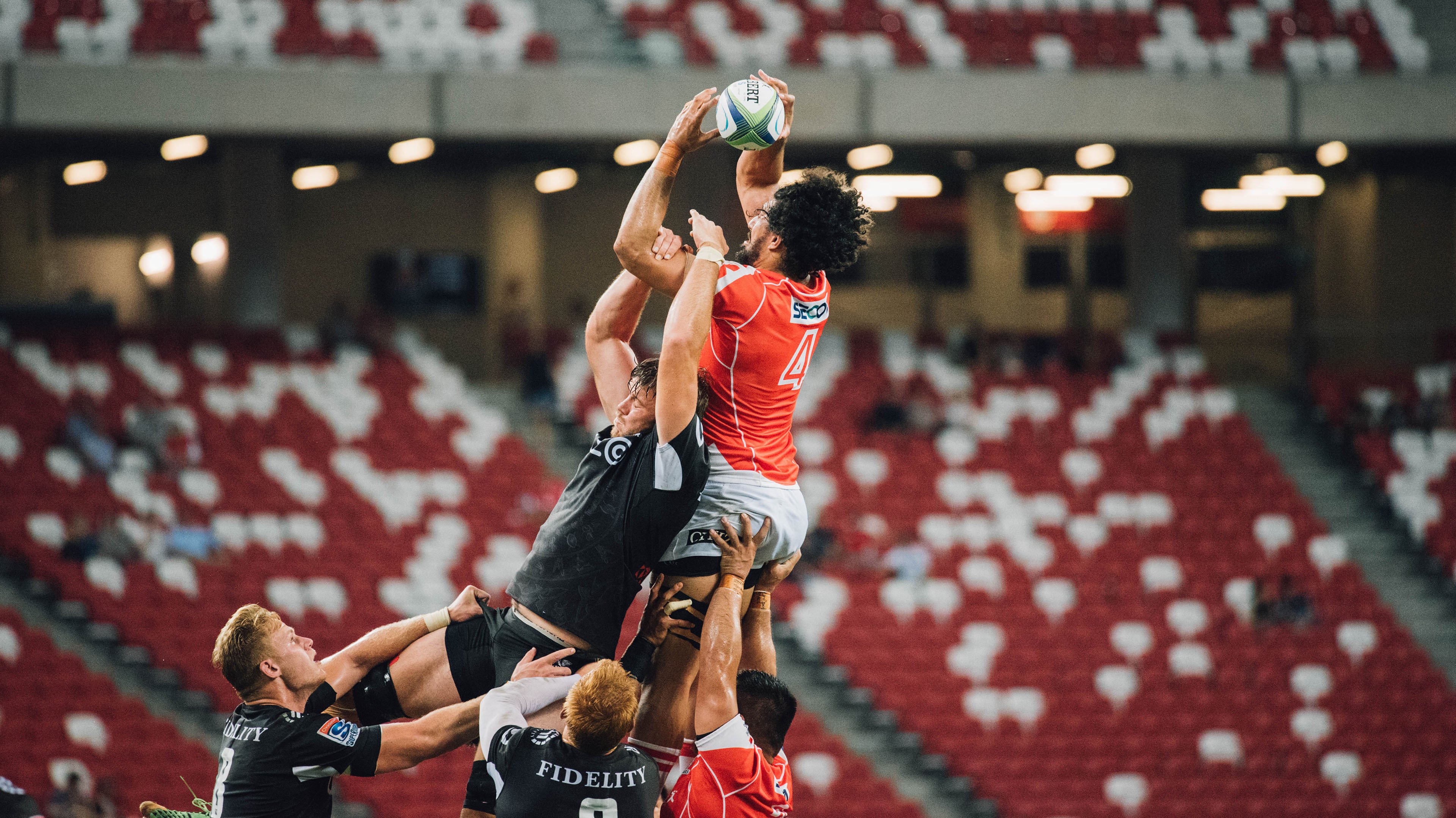 米兰体育足球-“东安湖赛场：跑酷与龙舟并肩上演速度与力量的碰撞”