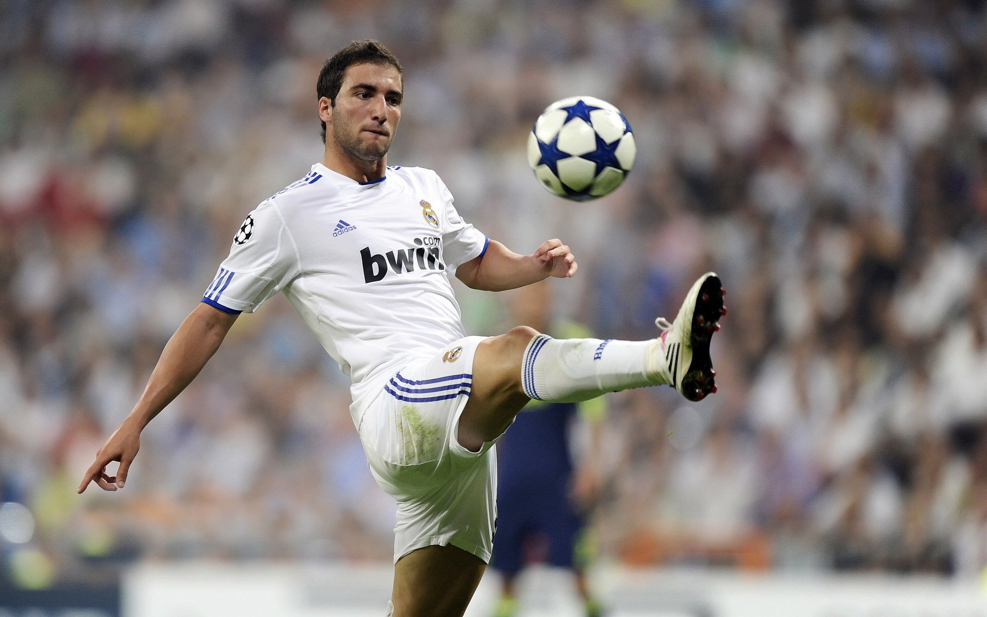 米兰体育在线登录-博卡中卫表现坚韧，展现硬朗风格，博卡啥意思