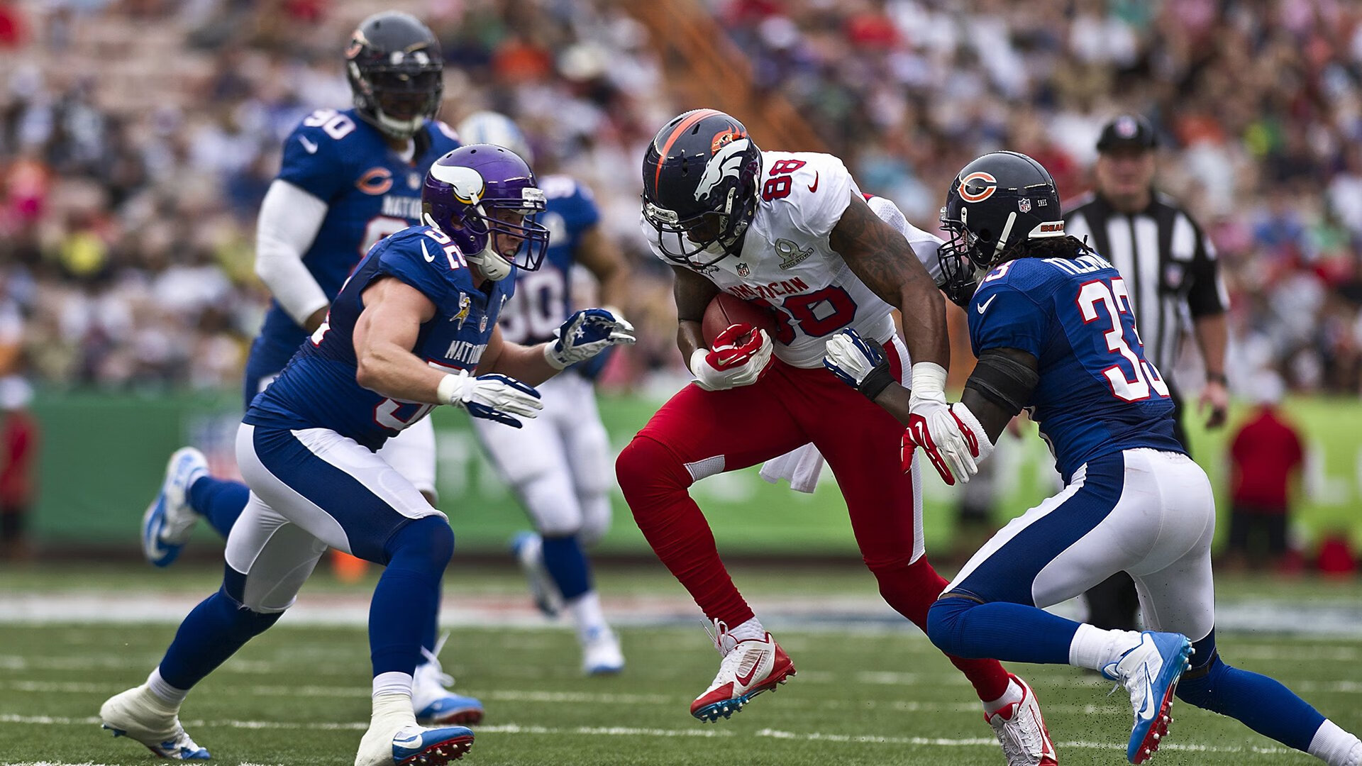 米兰体育app下载安装-施瓦茨与对手形成激烈缠斗，施瓦茨德国